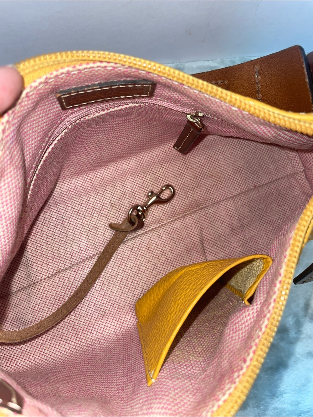 Dooney & Bourke E/W Hobo - Picture 11 of 17